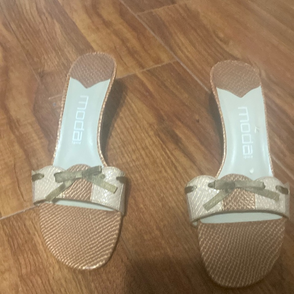 Moda Tan and Cream Sandals Slip-On Comfort